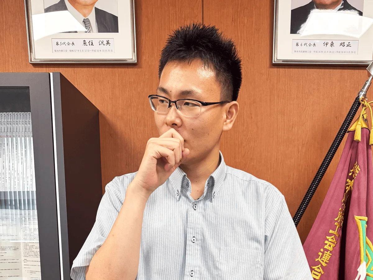 インタビューに答える熊本県商工会連合会・山﨑さま