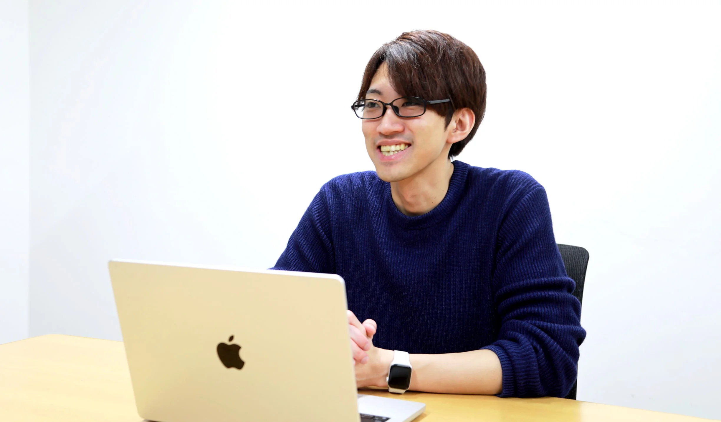 インタビューに答える株式会社オープンロジ・伊藤さま