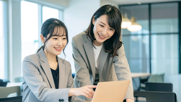 AIと有人チャットのシームレスな切り替え画面